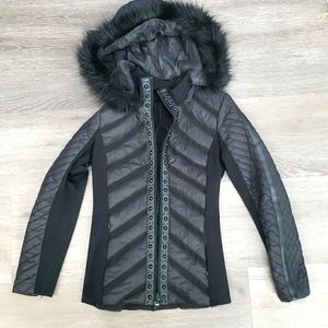 Mesh and Windbreaker Jacket zipper up